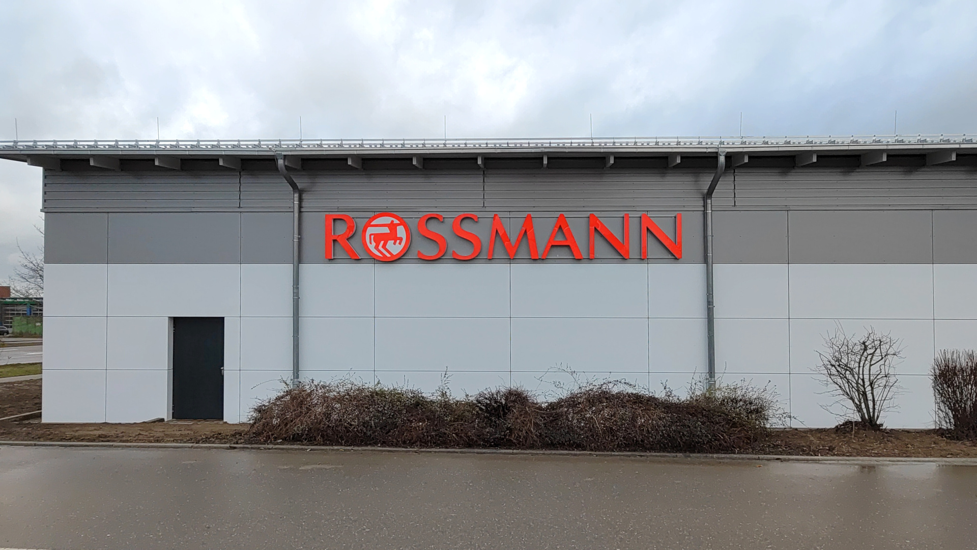 rossmann-fassade-w